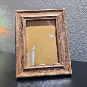 MSPCI 2.5x3.5 Brown Wood Grain Photo Frame w/ Glass Freestanding Portrait